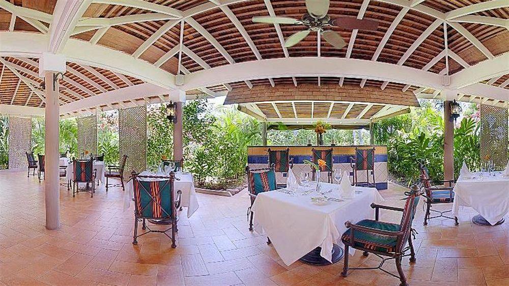 Sandals Inn All Inclusive - Couples Only (Adults Only) มอนเทโกเบย์ ภายนอก รูปภาพ