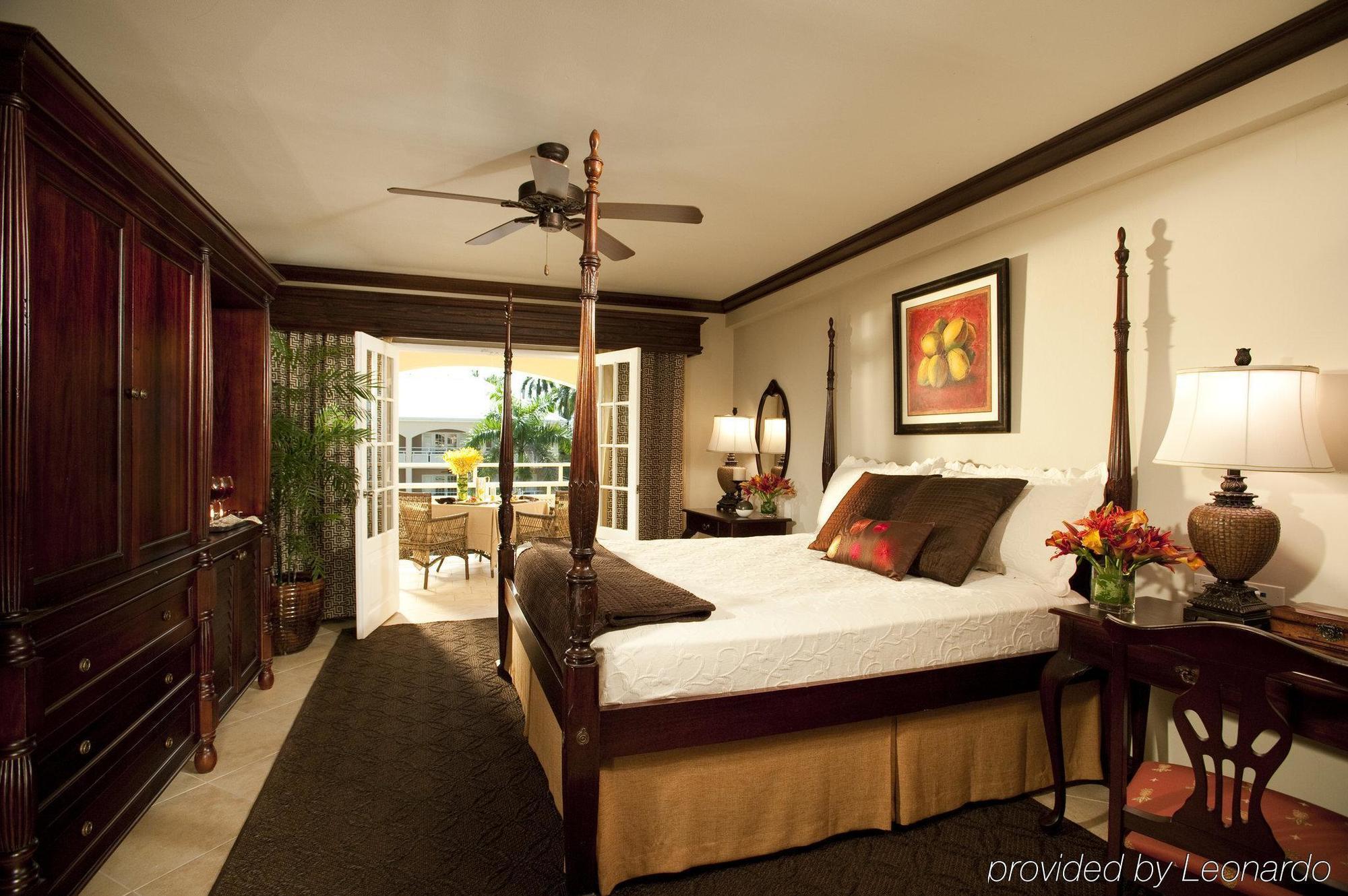 Sandals Inn All Inclusive - Couples Only (Adults Only) มอนเทโกเบย์ ภายนอก รูปภาพ
