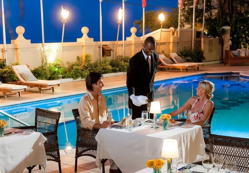 Sandals Inn All Inclusive - Couples Only (Adults Only) มอนเทโกเบย์ ภายนอก รูปภาพ