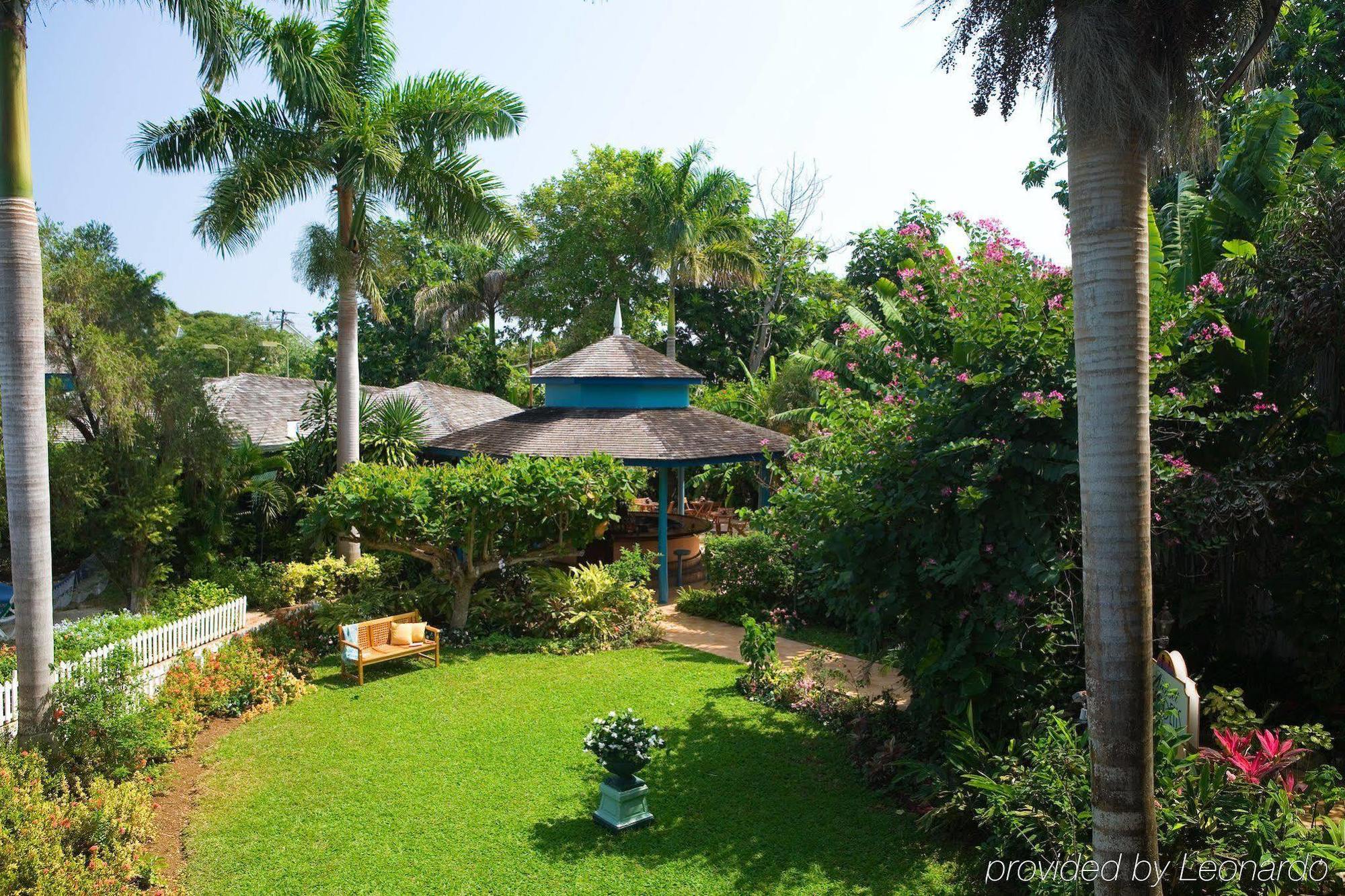 Sandals Inn All Inclusive - Couples Only (Adults Only) มอนเทโกเบย์ ภายนอก รูปภาพ