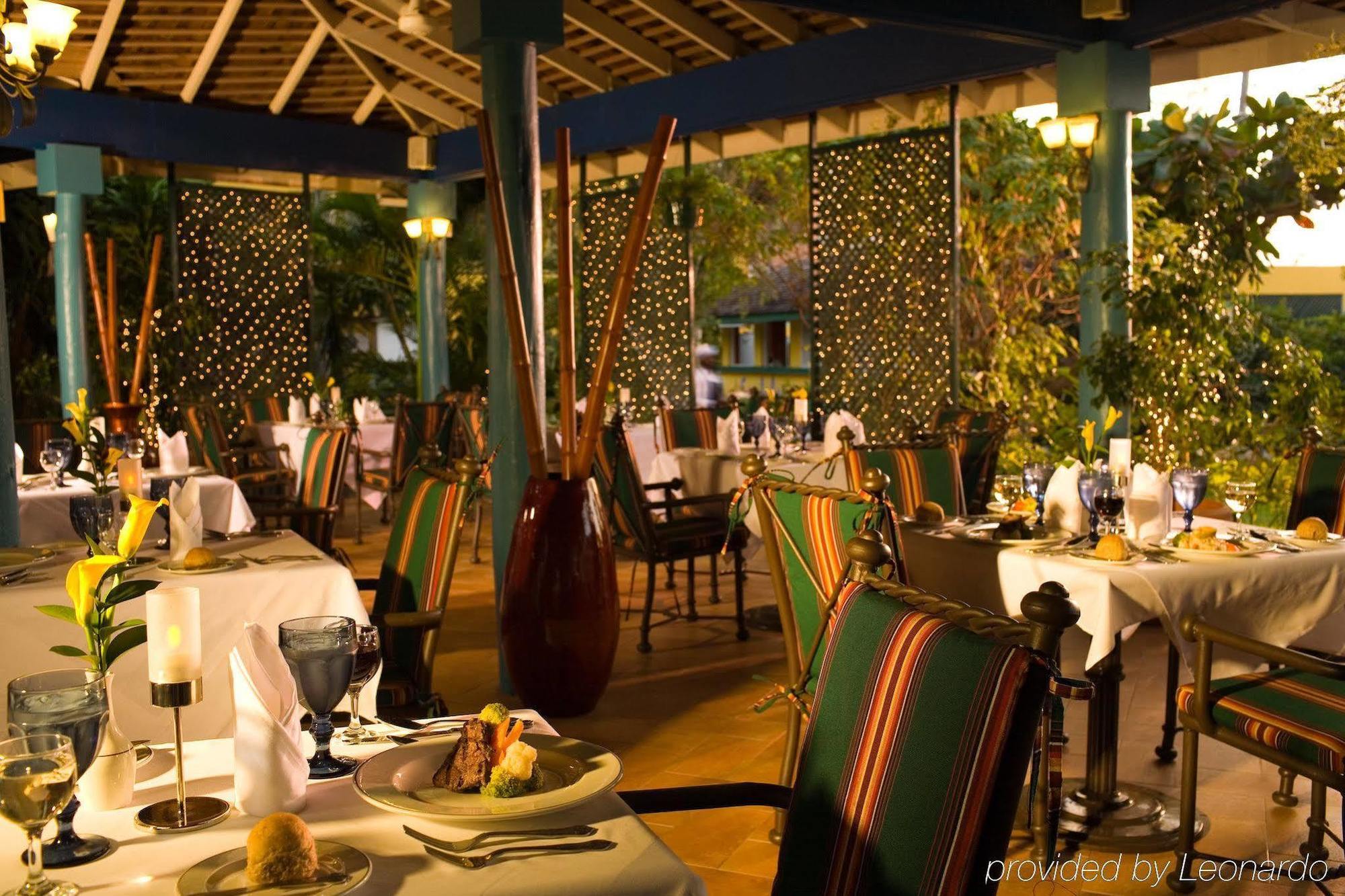 Sandals Inn All Inclusive - Couples Only (Adults Only) มอนเทโกเบย์ ภายนอก รูปภาพ