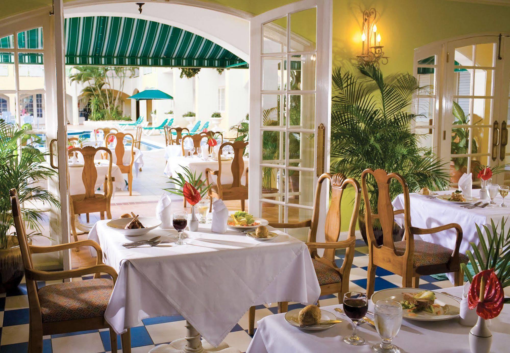 Sandals Inn All Inclusive - Couples Only (Adults Only) มอนเทโกเบย์ ภายนอก รูปภาพ