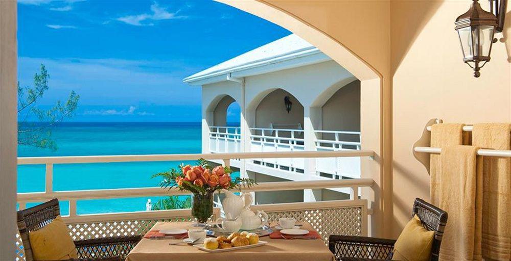 Sandals Inn All Inclusive - Couples Only (Adults Only) มอนเทโกเบย์ ภายนอก รูปภาพ